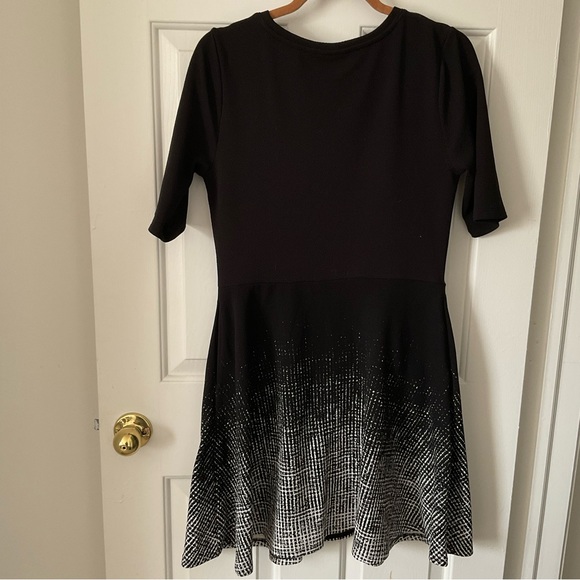 Apt 9 Short Sleeve Dress, Size Medium - Picture 2 of 3